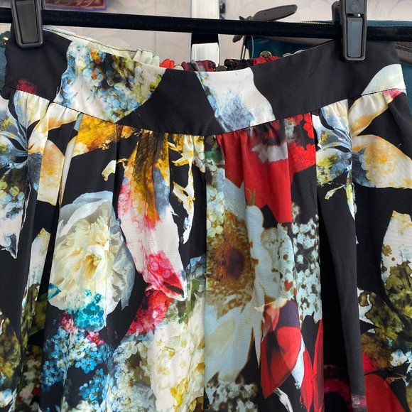 ALICE + OLIVIA Floral Print A-Line Mini Skirt - Picture 2 of 8